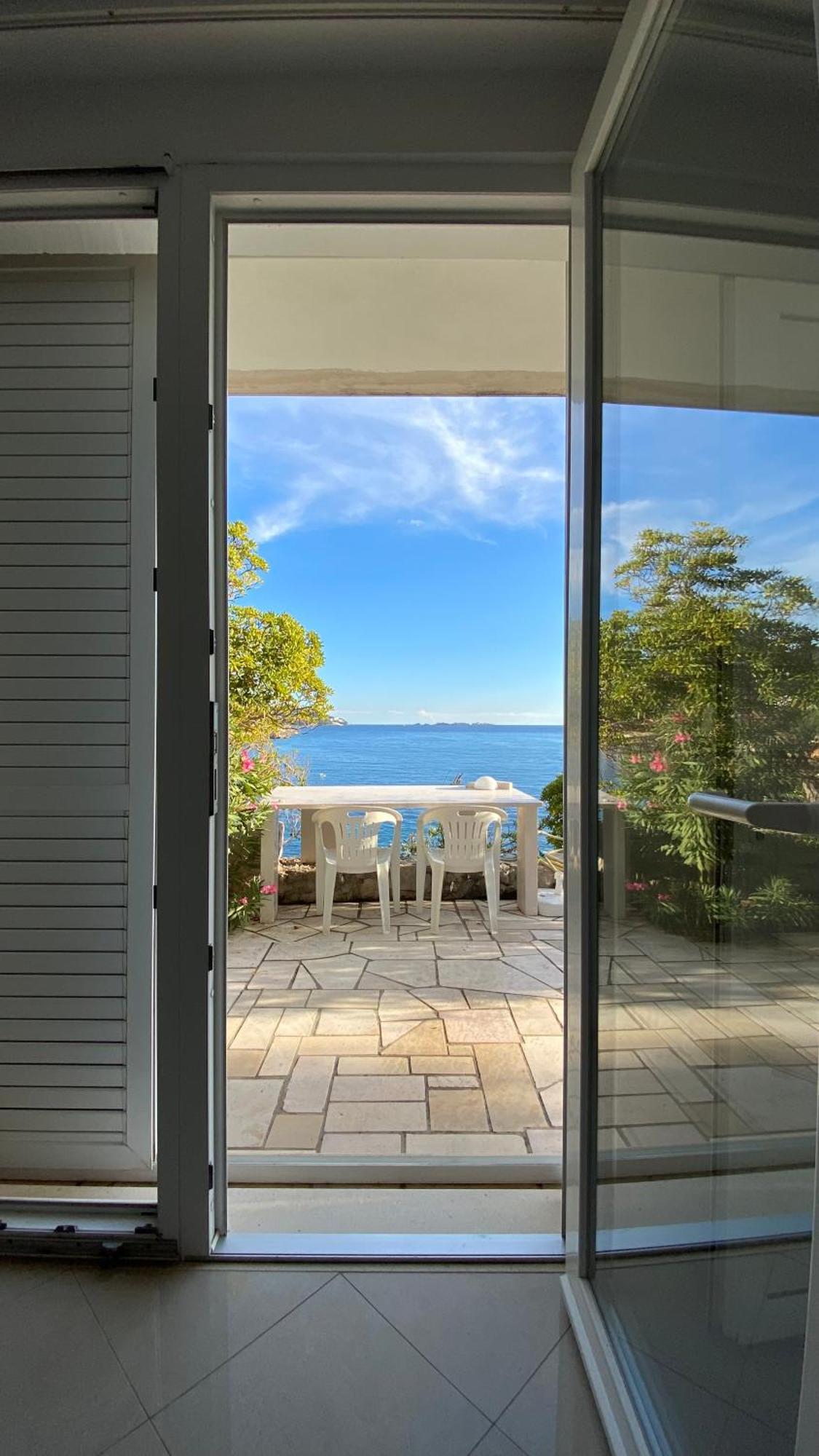 Beach House On The Cliff Zaton  Luaran gambar
